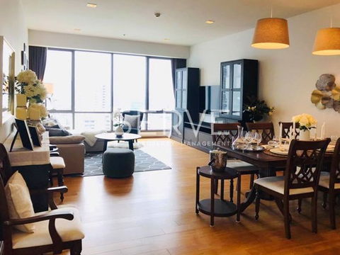 Cozy & Homey Style 2 Beds 2 Baths with Bathtub BTS Nana // For Sale-Hyde Sukhumvit 13