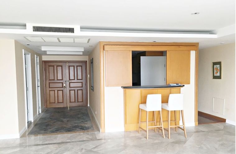4-bed condo for rent, 250 sqm, Somkid Gardens