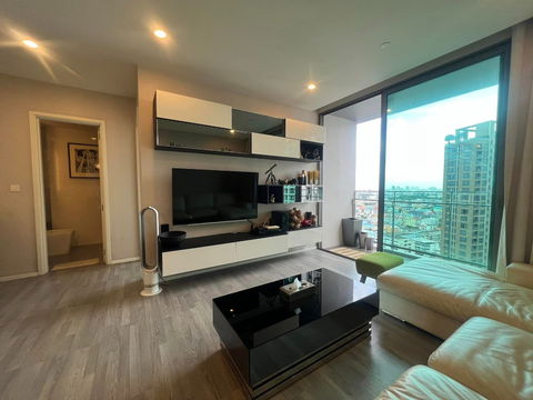 LINE @condorental for rent the room at The Room Sukhumvit 69