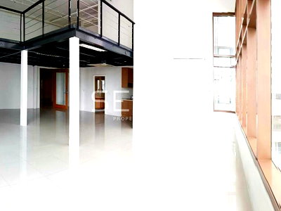 ขายคอนโด : 🔥ราคาปังๆ 25.3 MB(All in)🔥- ลอฟท์ 1 นอน 1 น้ำ ห้องเปล่า 140.58 ตร.ม. ทำเลดีใกล้ BTS พร้อมพงษ์ 800 ม. ที่คอนโด The Emporio Place / ขายคอนโด