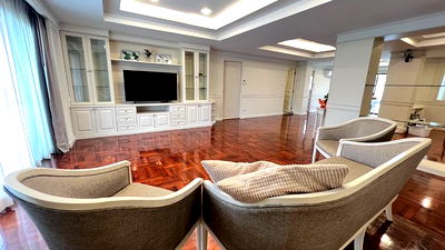 M Towers Sukhumvit 35, low floor Condo room for Rent, 2 Bedrooms, 150 sqm, 4th floor, near BTS Phrom Phong station