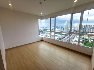 Condos for sale Silom and Sathorn Road : Condo for Sale Supalai Riva Grande 