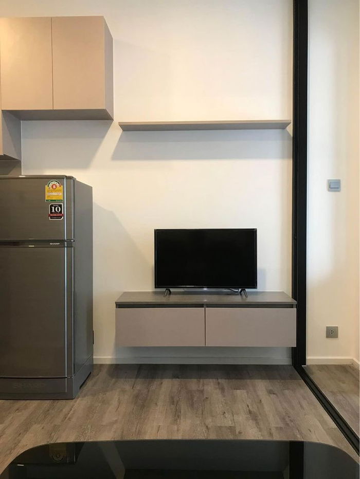 picture LINE @condorental for rent the room at Brown Ratchada 32 - 3/7