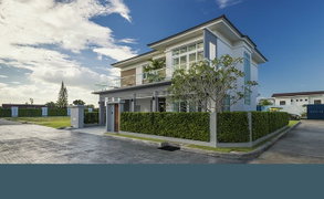 The Lux Villa - Image 3/13