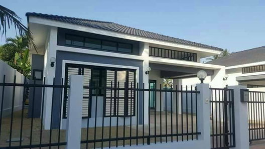 รูป Tharasiri Surat-Phunphin - รูปที่ 3/9
