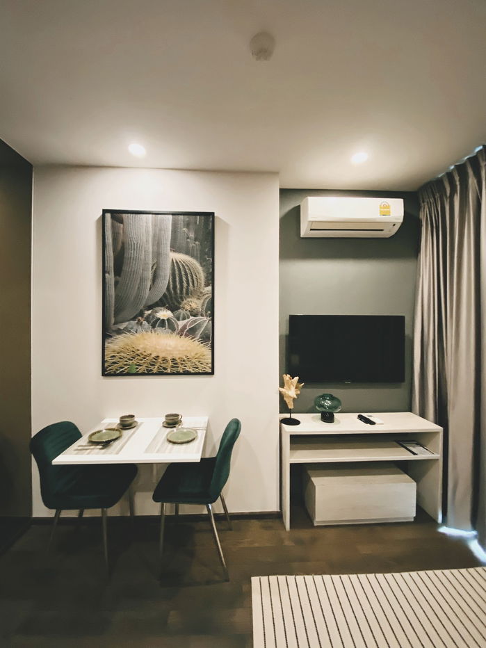 picture LINE @condorental for rent the room at IDEO Q Siam - Ratchathewi - 8/11