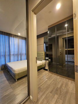 LINE @condorental for rent the room at The Room Sathorn - St.Louis