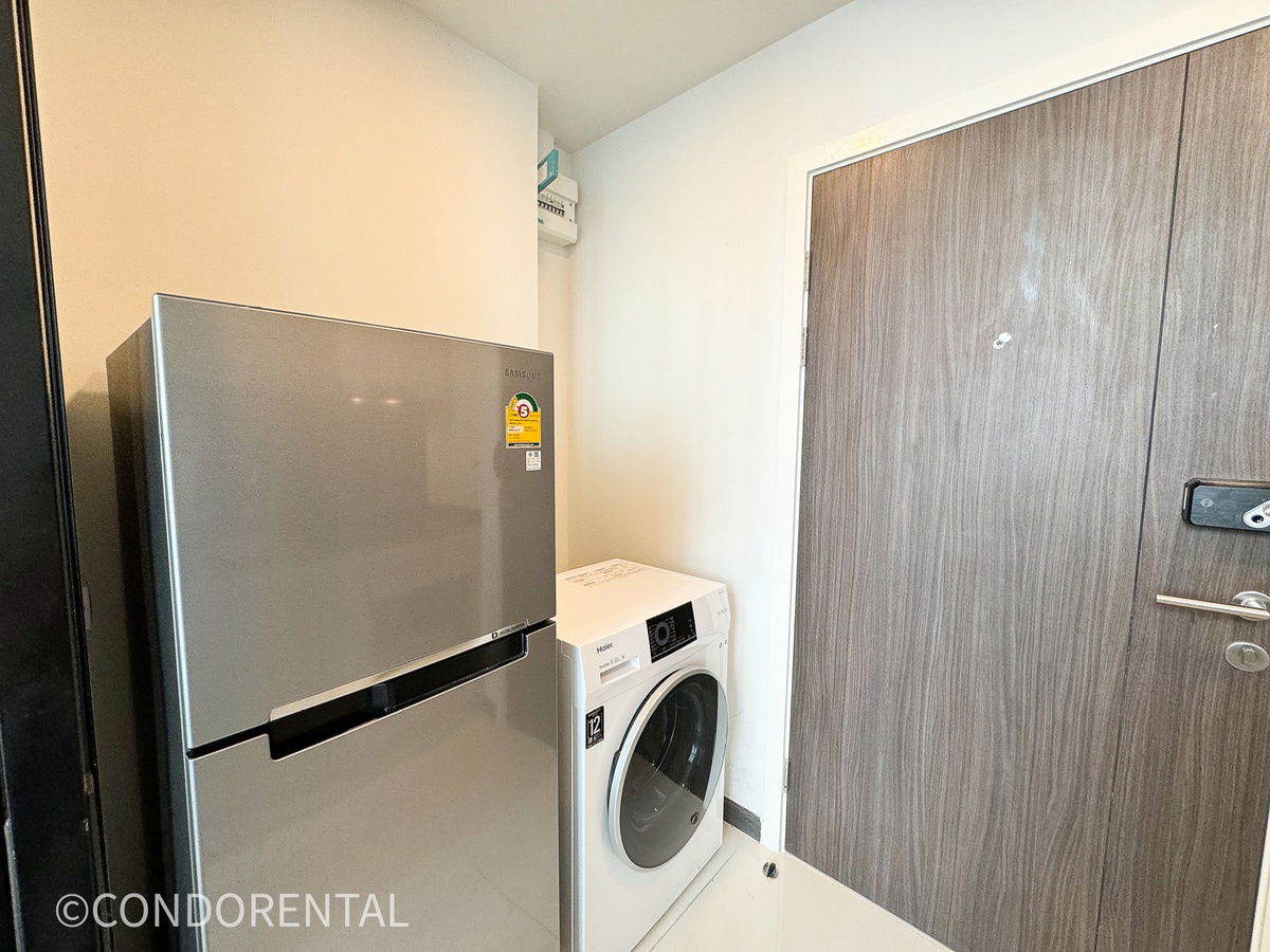 picture LINE @condorental for rent the room at The Collect Ratchada 32 - 10/11