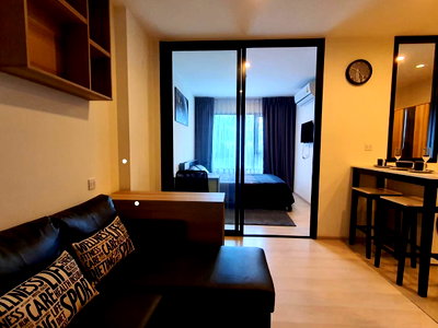Condos for rent : Life Asoke. 1bed 35sqm. Line id: @pfagent