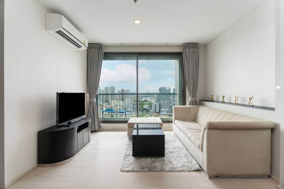 picture LINE @condorental for rent the room at Rhythm Sukhumvit 44/1  - 4/10