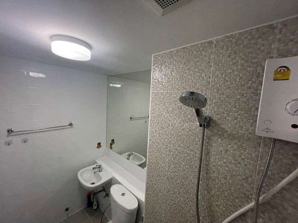 picture LINE @condorental for rent the room at Plum Condo Central Station Phase 1 - 8/12