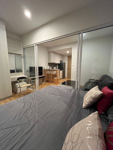 18th floor, mountain view, room size 35 square meters, new condition room, fully furnished, electrical appliances, only 8,000 baht / month!!!
