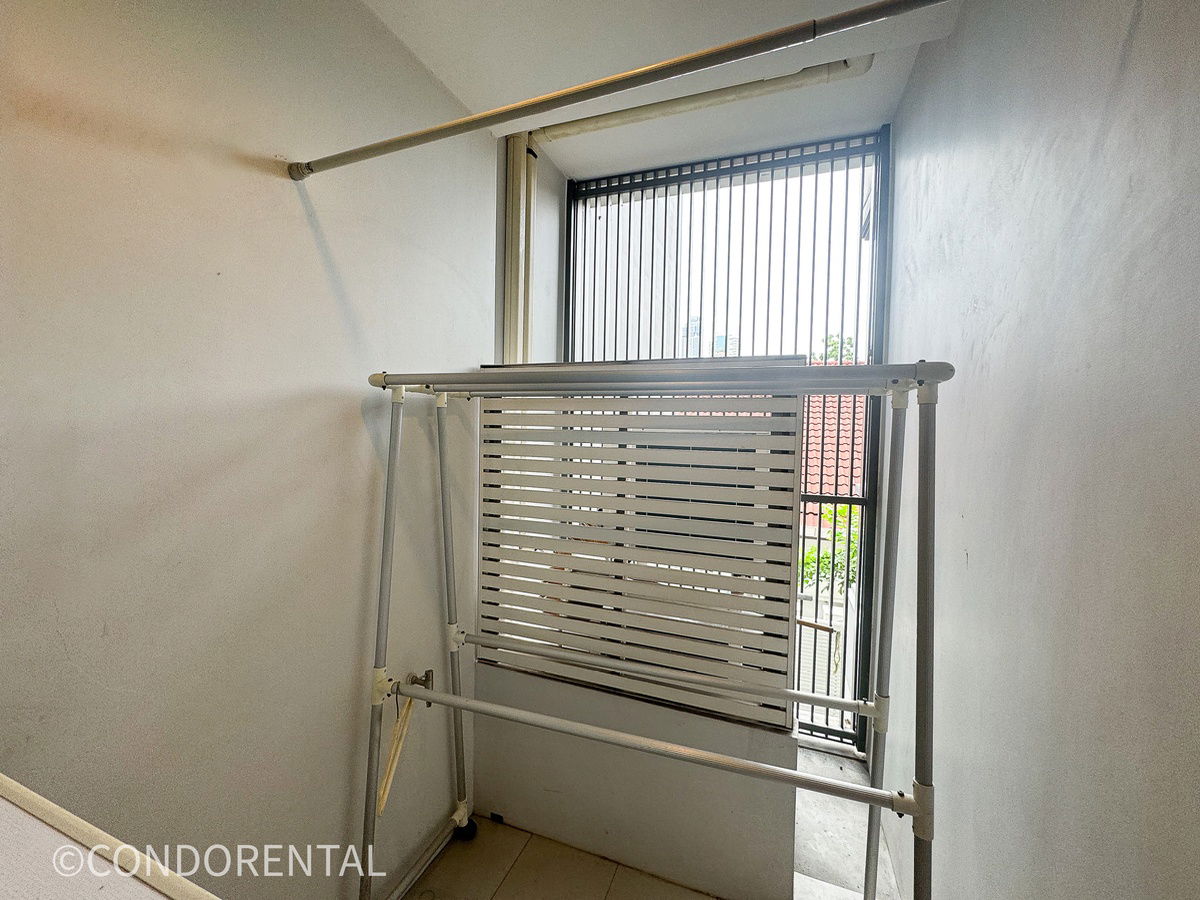 picture LINE @condorental for rent the room at The Room Sukhumvit 40 - 11/14
