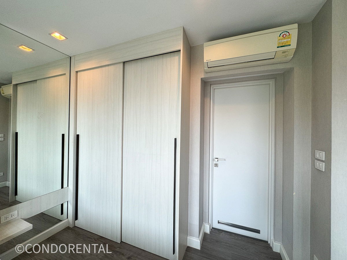 picture LINE @condorental for rent the room at The Room Sukhumvit 40 - 5/14