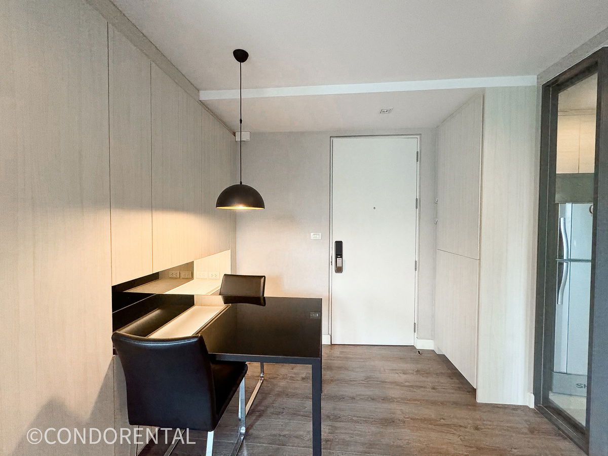 picture LINE @condorental for rent the room at The Room Sukhumvit 40 - 8/14
