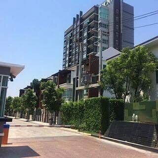 รูป คอนโดห้องกว้างห้องมุม ตกแต่งสวย เฟอร์นิเจอร์ครบ - รูปที่ 11/12