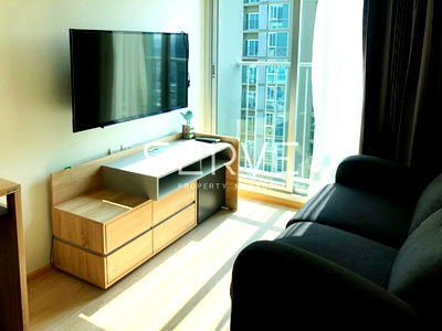Condos for rent : 1 Bed Unit on Super High Fl. 30+ Next to MRT Thailand Cultural Centre Station / Condo For Rent Noble Revolve Ratchada 1