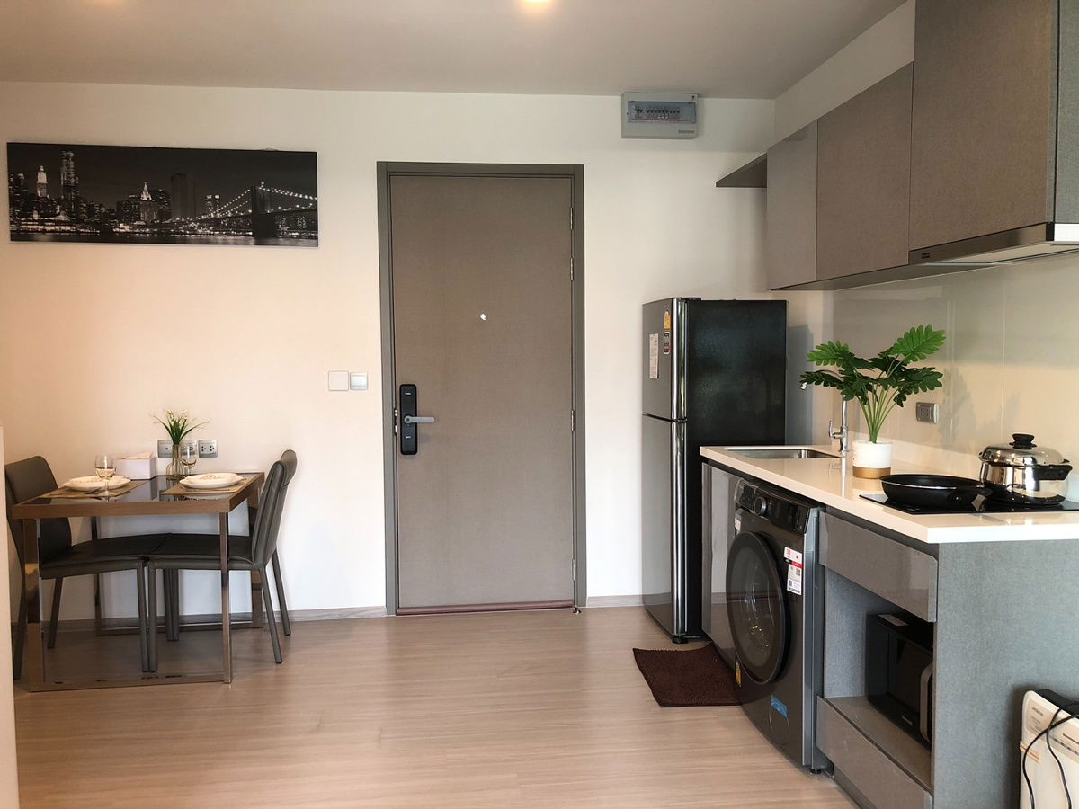 picture LINE @condorental for rent the room at Life Asoke Hype - 10/15