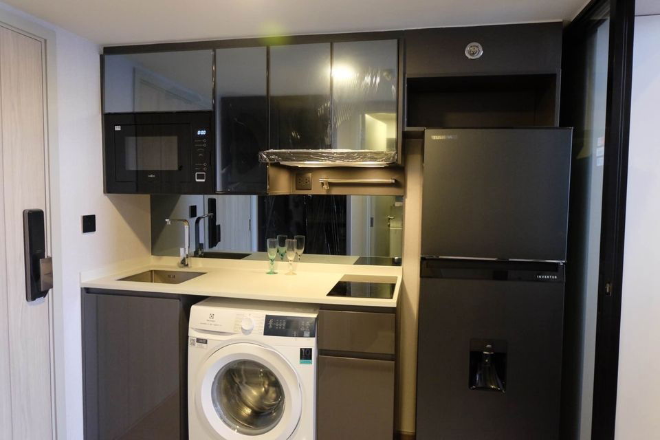 picture LINE @condorental for rent the room at PARK ORIGIN CHULA - SAMYAN - 9/11