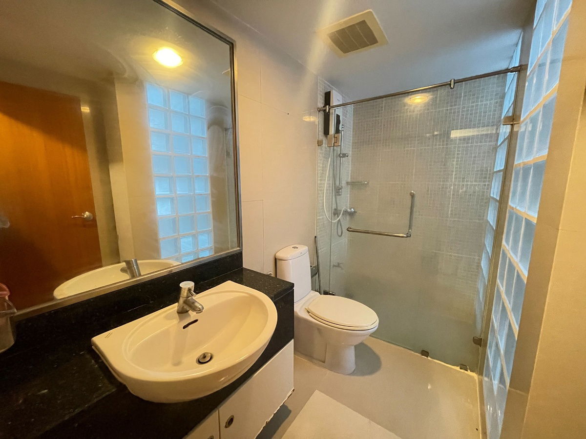 picture @condorental condo for rent The Kris Ratchada 17 - 8/8