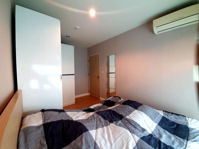 Condos for sale : Condo for sale Metro Sky Ratchada fully furnished.