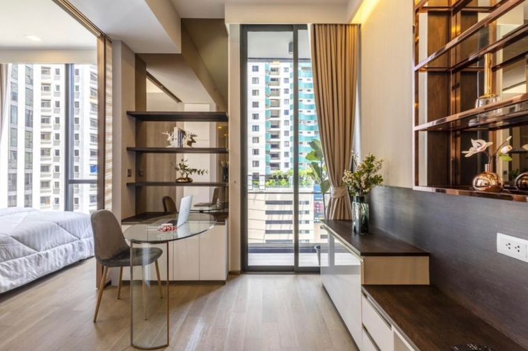 Cheles Asoke for sale, beautiful, luxurious room, ready to move in, near MRT Sukhumvit. If interested, contact Line@841qqlnr