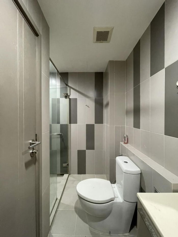 picture Teal Sathorn - Taksin【𝐑𝐄𝐍𝐓】🔥 Decorated room, elegant style, spacious, near BTS Wongwian Yai🔥 Contact Line ID: @hacondo - 5/5