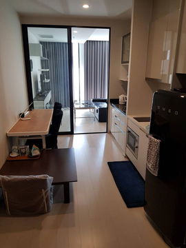 Nice Room Studio with Partition Perfect Location Connenct to BTS Phloen Chit / For Rent-Noble Ploenchit