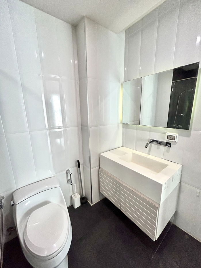รูป ว่างพร้อมอยู่ * : ให้เช่า The NIMMANA Chiangmai ราคา 13,000 บาท ถูกที่สุดในโครงการ โทร 082-389-9314 บู - รูปที่ 11/15