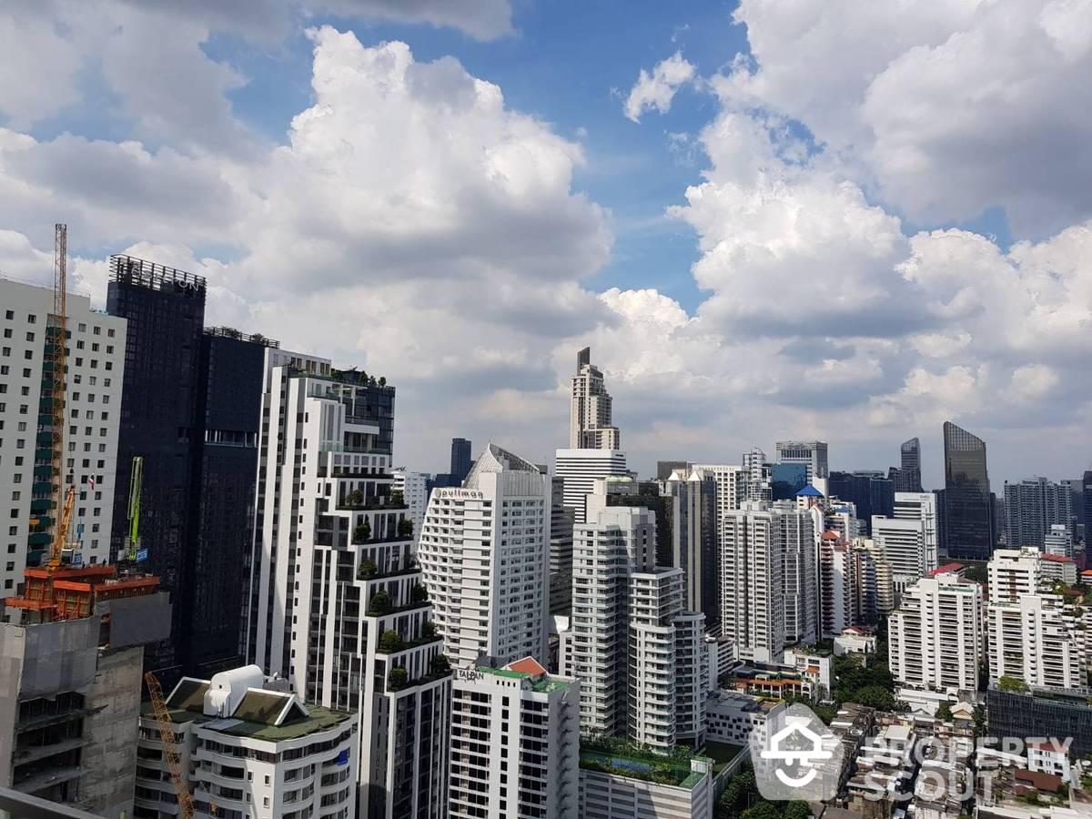 picture Spectacular High Rise 1-BR Condo at Edge Sukhumvit 23 near BTS Asok (ID 890184) - 5/15