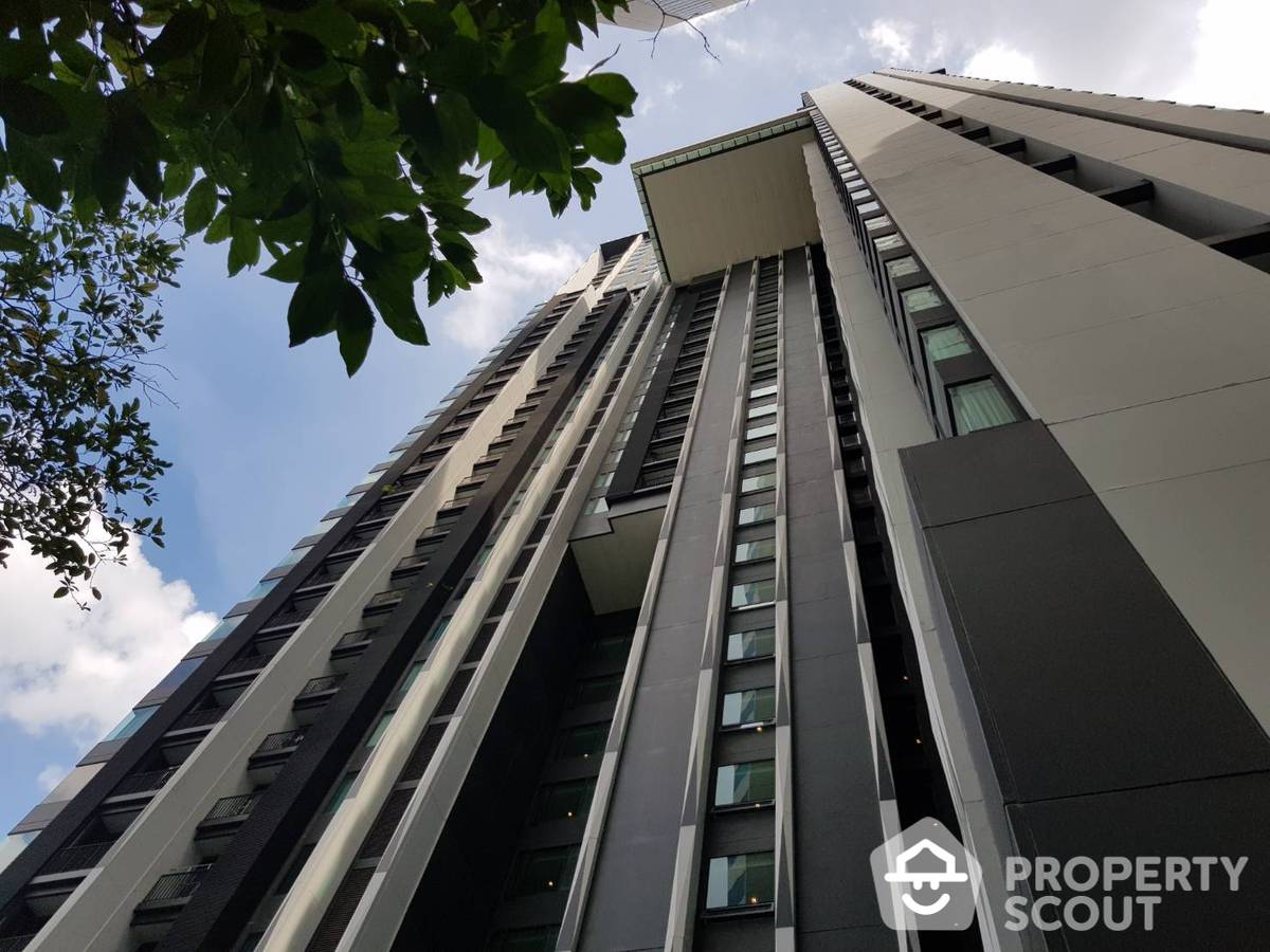 picture Spectacular High Rise 1-BR Condo at Edge Sukhumvit 23 near BTS Asok (ID 890184) - 12/15