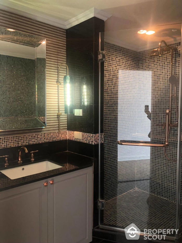 picture 2-BR Condo at Baan Siri Sathorn Condominium near MRT Khlong Toei (ID 1219475) - 5/6