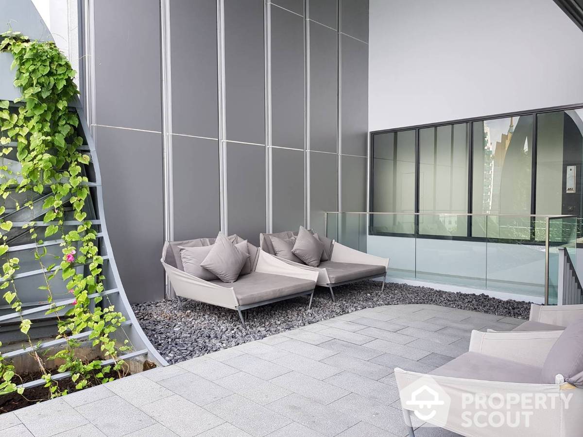 picture Spectacular High Rise 1-BR Condo at Edge Sukhumvit 23 near BTS Asok (ID 890184) - 2/15