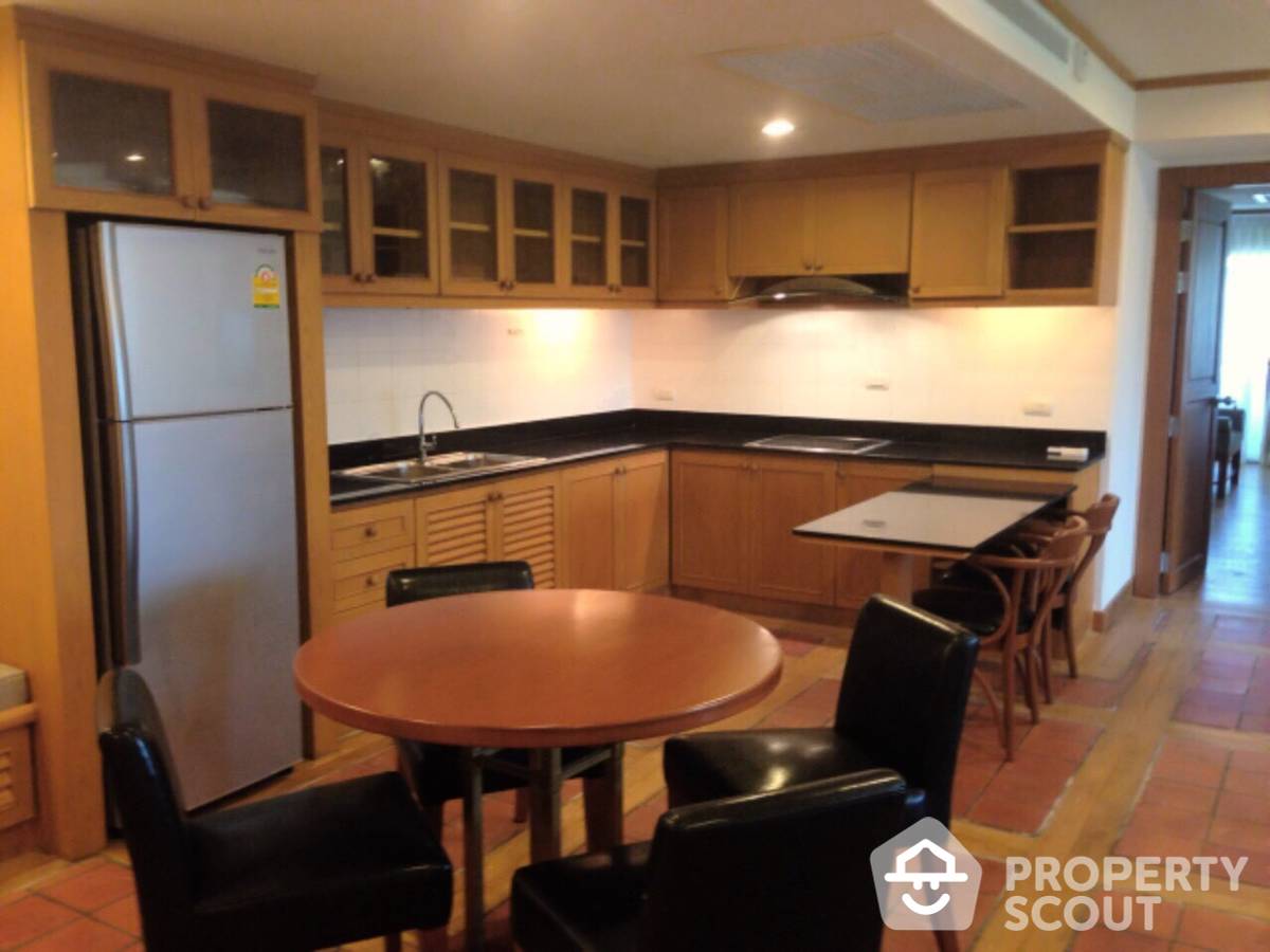 picture 2-BR Condo at Baan Suanpetch Condominium near BTS Phrom Phong (ID 511118) - 4/14