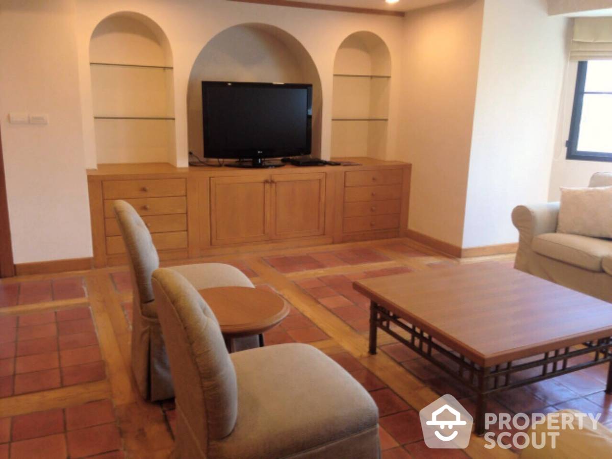 picture 2-BR Condo at Baan Suanpetch Condominium near BTS Phrom Phong (ID 511118) - 2/14