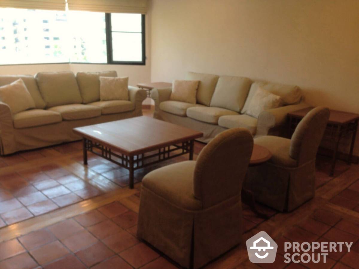 picture 2-BR Condo at Baan Suanpetch Condominium near BTS Phrom Phong (ID 511118) - 1/14