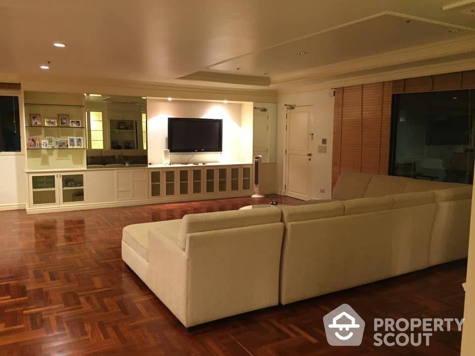 รูป คอนโด 3 นอน at Century Heights Condominium ใกล้ MRT สุขุมวิท (ID 567258) - รูปที่ 3/9