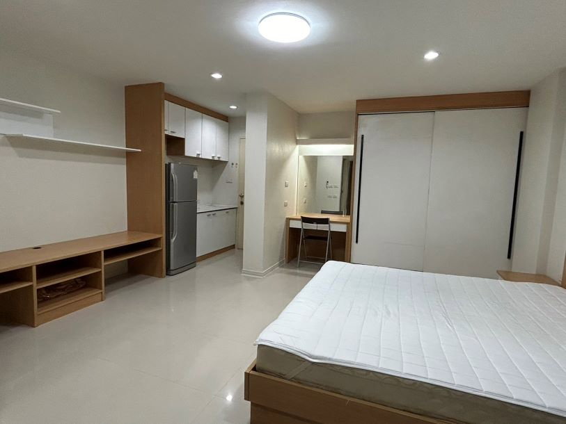 picture Bang Yai Square        For Rent - 4/9