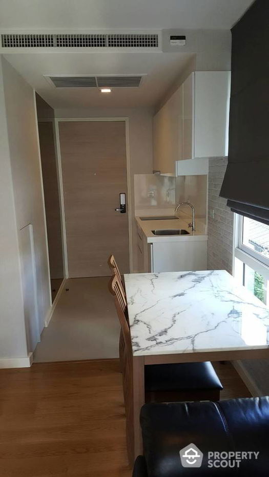 picture 1-BR Condo at Condolette Light Convent near BTS Sala Daeng (ID 295579) - 1/3