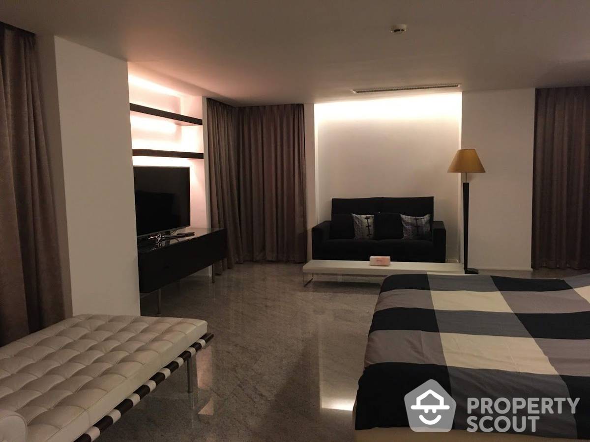 picture 3-BR Condo at Baan Somthavil Condominium near BTS Ratchadamri (ID 1034649) - 2/8