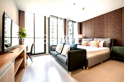 คอนโดให้เช่า : Studio with Partition Nice Decorate High Fl. 10+ Perfect Location BTS Phloen Chit / Condo For Rent-Noble Ploenchit