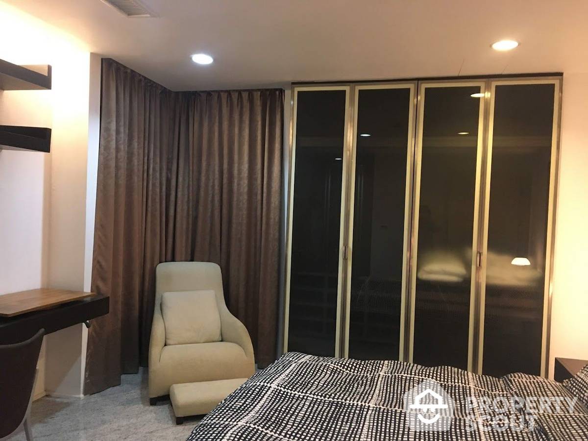 picture 3-BR Condo at Baan Somthavil Condominium near BTS Ratchadamri (ID 1034649) - 1/8