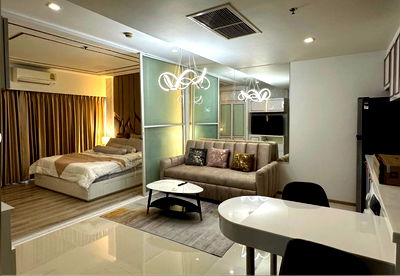 Condos for rent Khlong Toei : for rent Noble Remix. 1bed 42sqm. Line id: @pfagent