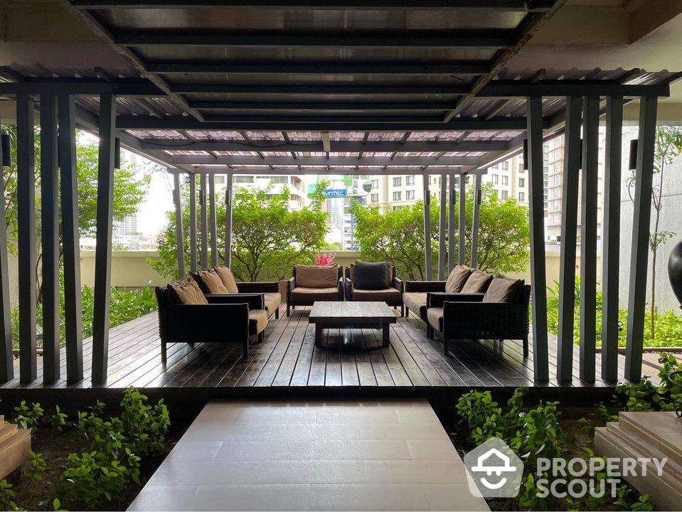 picture 2-BR Condo at Sathorn Gardens near MRT Si Lom (ID 881847) - 3/6