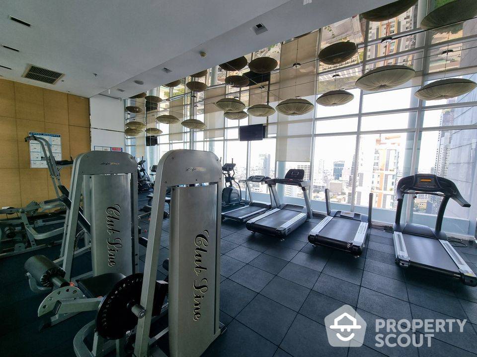 picture Amazing High Rise 1-BR Condo at Life @ Sathorn 10 near BTS Chong Nonsi (ID 881732) - 4/9