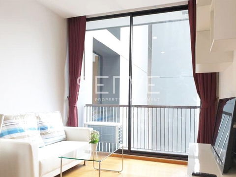 Quiet Corner Unit 1 Bed High Fl. 20+ Close to BTS Surasak 160 m. / Condo For Sale-Noble Revo Silom