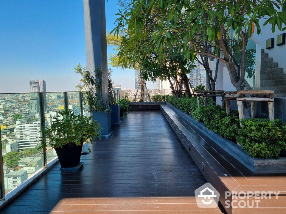 picture Amazing High Rise 1-BR Condo at Life @ Sathorn 10 near BTS Chong Nonsi (ID 881732) - 2/9