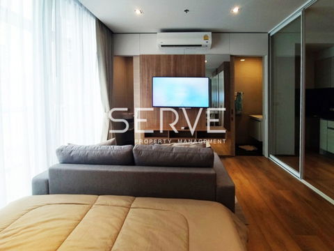 Nice Room Studio with Partition 32.77 sq.m. Shuttle bus to BTS Phrom Phong 650 m. / For Rent-Park 24