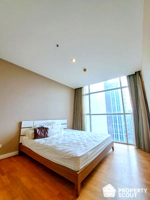Condos for sale Sathorn Thani Tower : 1-BR Condo at Urbana Sathorn Condominium near BTS Sala Daeng (ID 1069578)