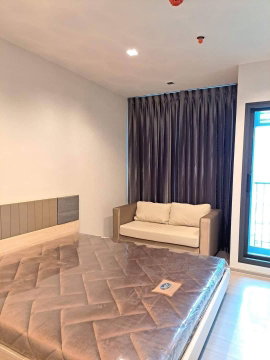 Life Sathorn Sierra Full Furnitured 
